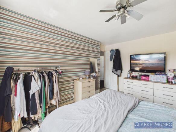 3 bed Terraced for sale Image 9