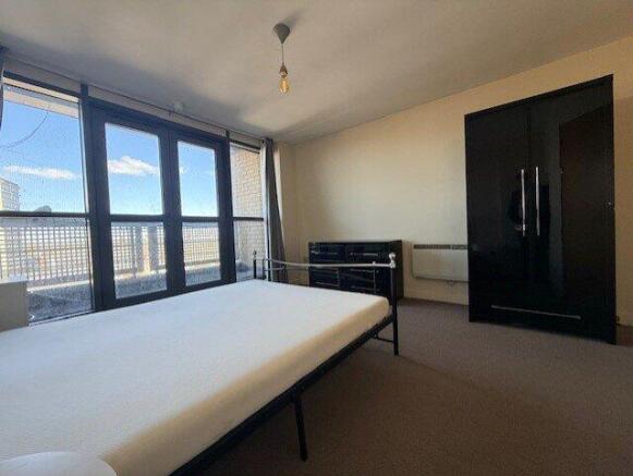 2 bed Flat to rent Image 4