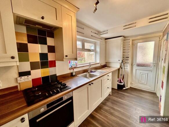 2 bed Semi-Detached for sale Image 4