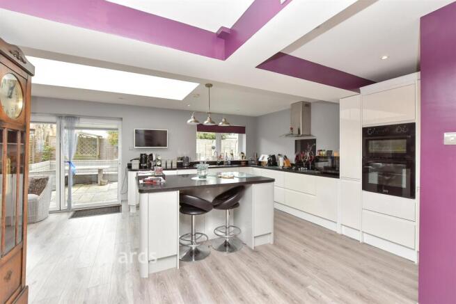 Kitchen/Breakfast Area