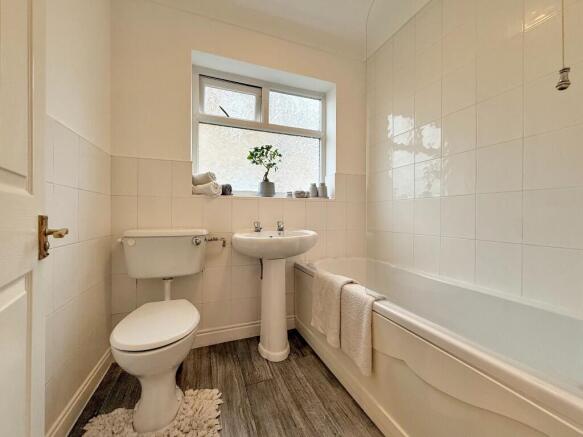 2 bed Semi-Detached Bungalow for sale Image 10