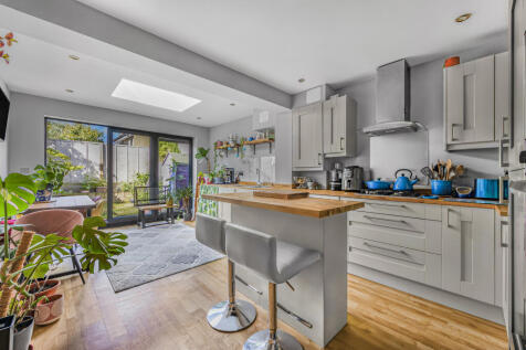 Abbotswood Road, London, SE22