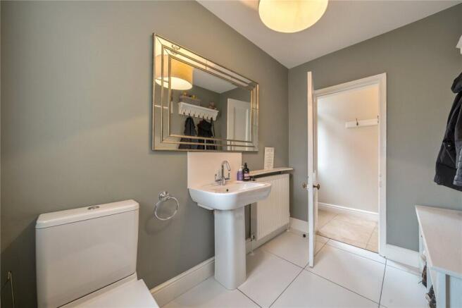 6 bed Semi-Detached for sale Image 7