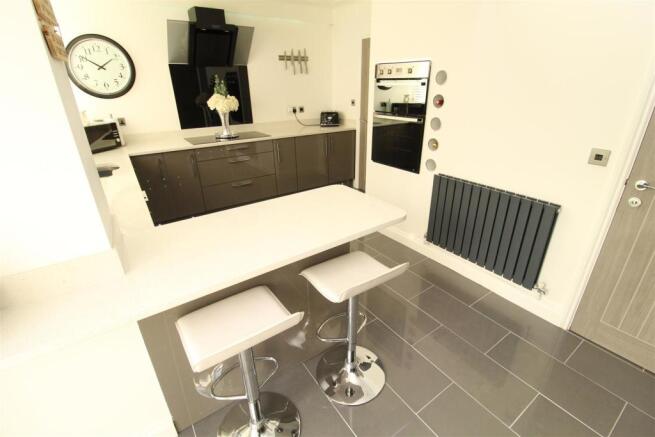 Kitchen2.JPG