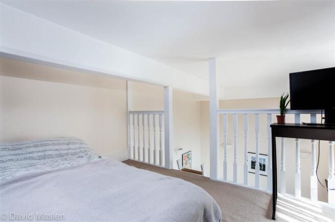 bedroom (2).jpg