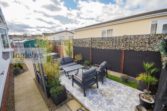 2 bed Park Home for sale Image 4