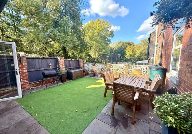 3 bed Semi-Detached for sale Image 8