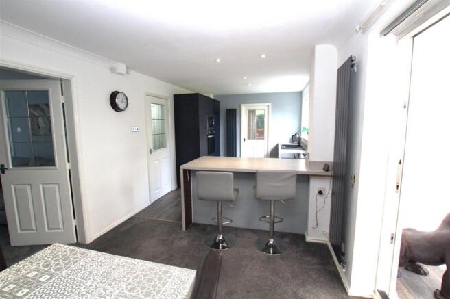 4 bed Detached for sale Image 10
