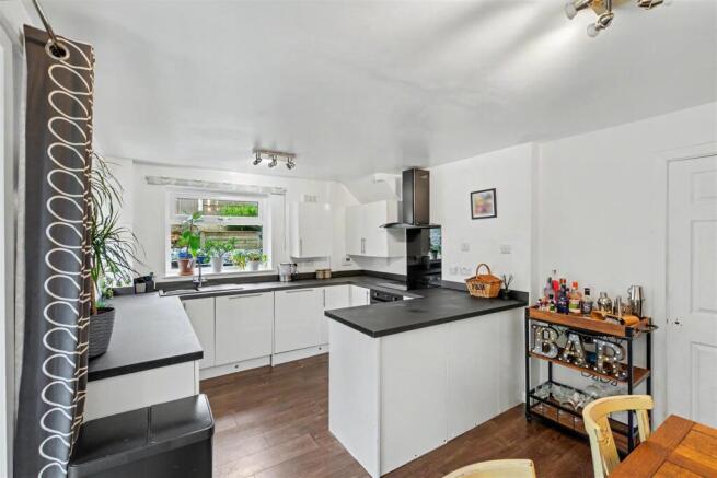 Kitchen (2).jpeg