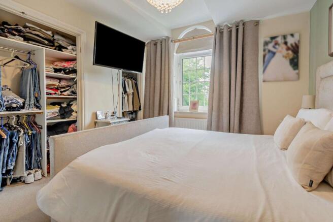4 bed Detached for sale Image 11