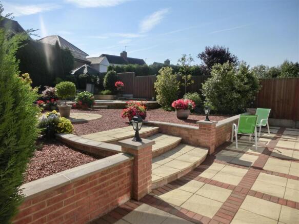 Landscaped Rear Gard