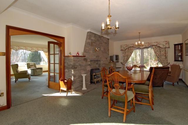 3 Reception Rooms in