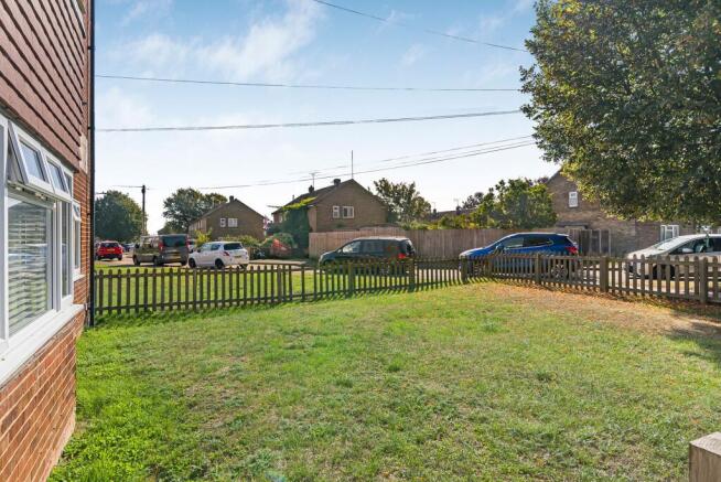 Delaware Crescent, Shoeburyness, SS3 photo 4
