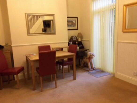 SEPARATE DINING ROOM