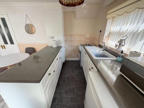 2 bed Terraced for sale Image 8