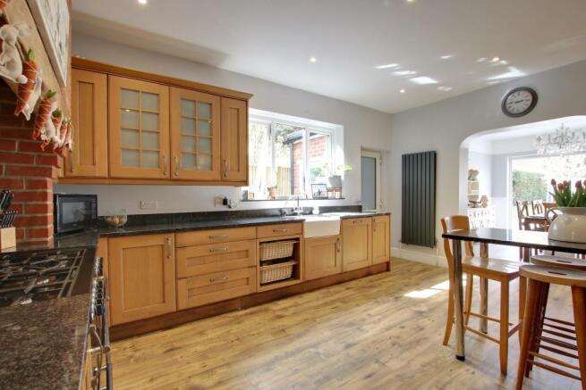 KITCHEN BREAKFAST ROOM