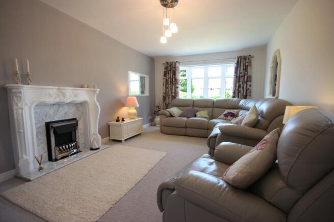 4 bed Detached for sale Image 12