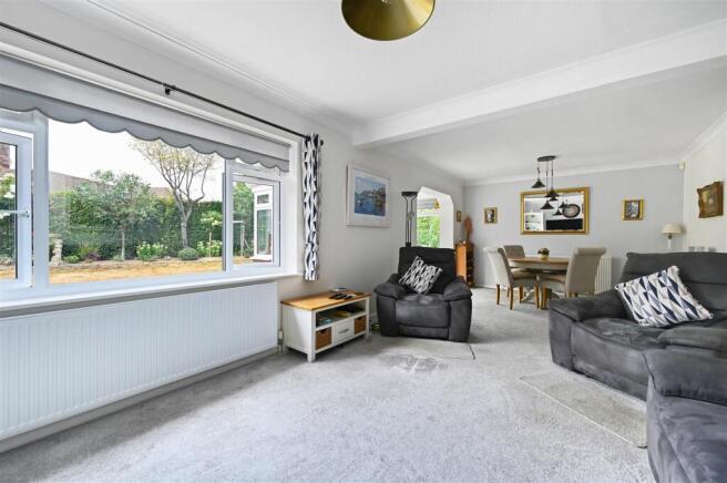 Eastergate, TN39 4NU (22).jpg