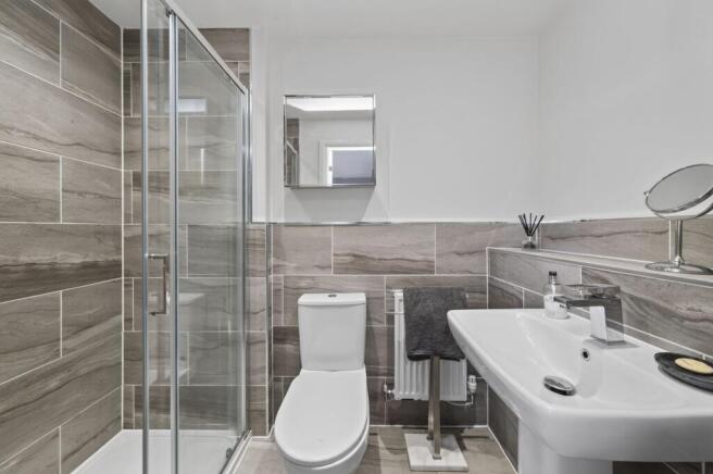 4 bed Detached for sale Image 12