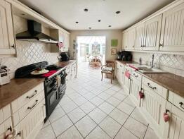 69, Meadow Lane, Wolverhampton WV5 9BT