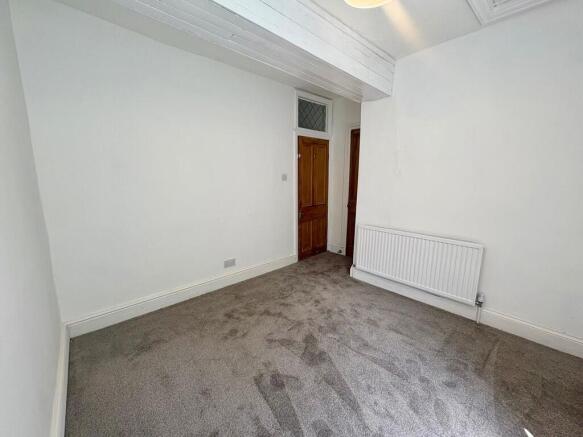 4 bed Terraced to rent Image 8
