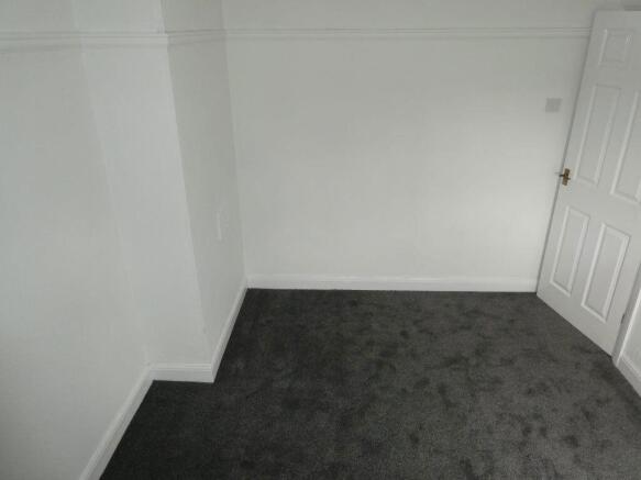 3 bed Semi-Detached to rent Image 12