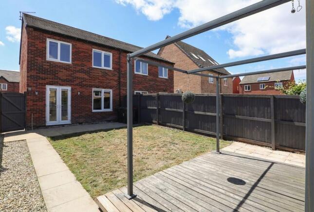 3 bed Semi-Detached for sale Image 4