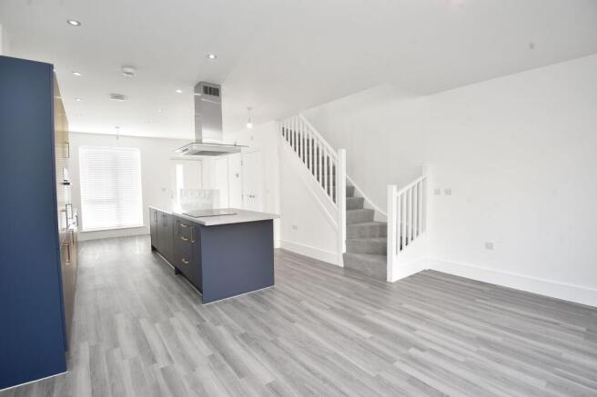 3 bed Semi-Detached to rent Image 6