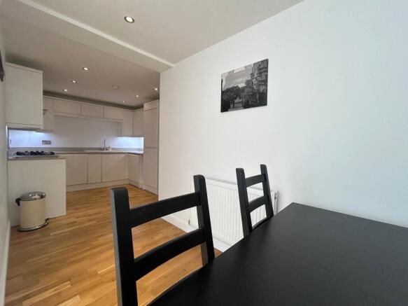 2 bed House for sale Image 5