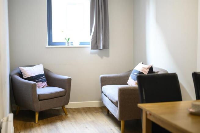 2 bed Apartment to rent Image 5