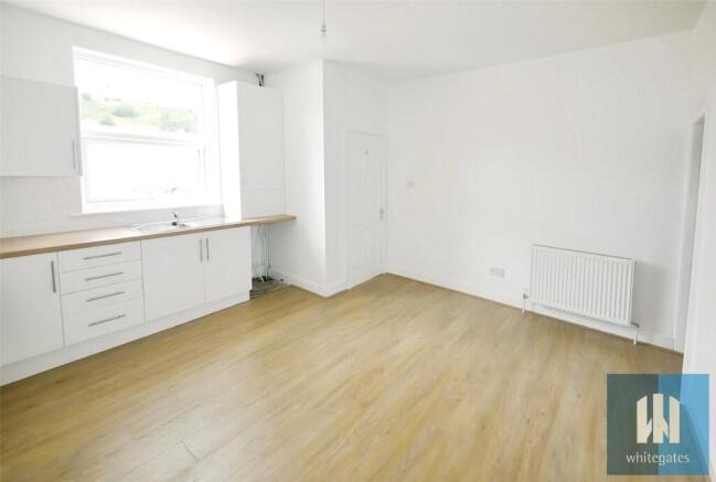 1 bed Terraced to rent Image 3