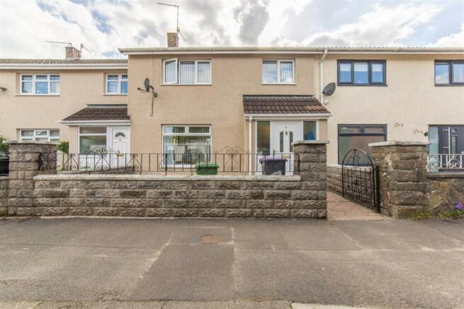 4 Tenby Close-24.jpg