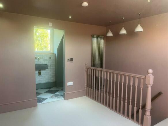 attic bed 2.jpg