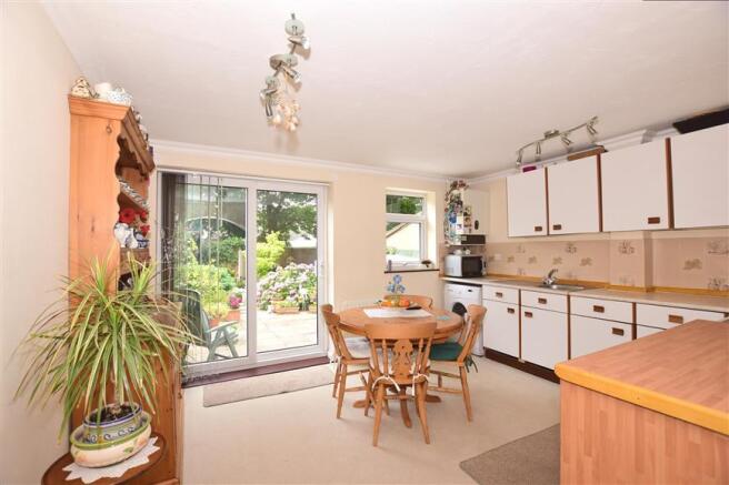 Kitchen/Dining Area