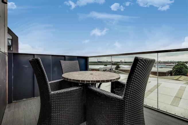 6_Balcony-1.jpg
