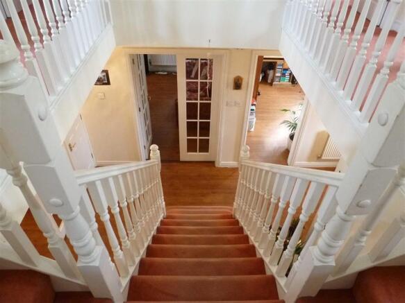 Landing (1st FLOOR)