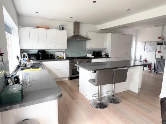 Lime Kiln Lane, Holbury, Southampton, Hampshire, SO45 photo 2