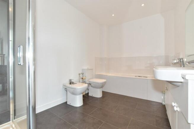 En-Suite Bathroom