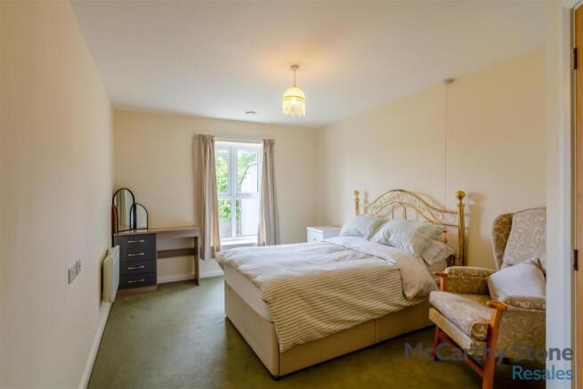 2 bed Apartment for sale Image 5