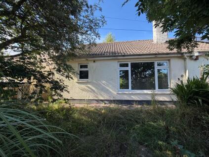 Moor Road, Staverton