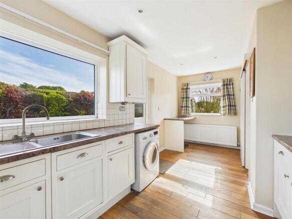 3 bed Detached Bungalow for sale Image 6