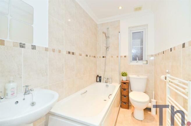 Family Bathroom.JPG
