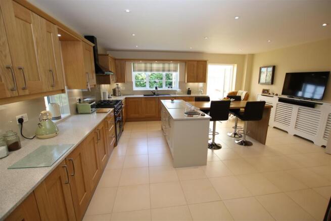 Kitchen/Breakfast Room