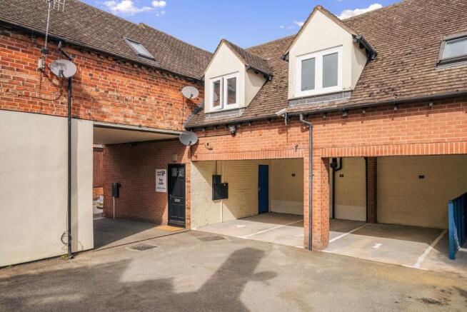 Coach House & Car Port