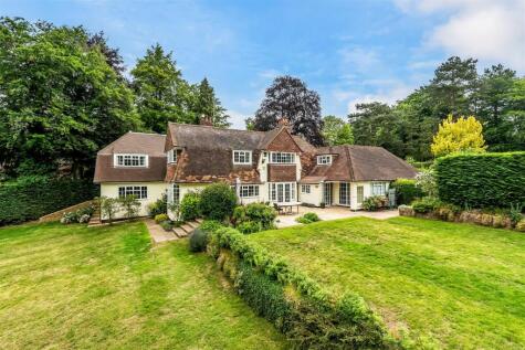 The Warren, Ashtead, KT21
