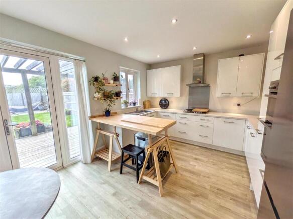 Kitchen / dining room