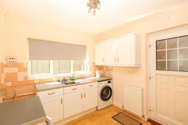 2 bed Detached Bungalow for sale Image 5