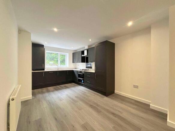 3 bed Town House for sale Image 4