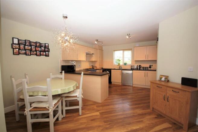 kitchen diner1.JPG