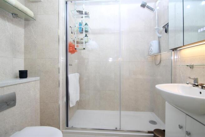 2 bed Flat for sale Image 7